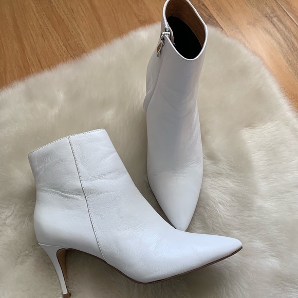 Halogen Shoes - Halogen White Leather Pointy Ankle Booties Size 7